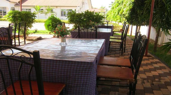 Mahale Classic Lodge