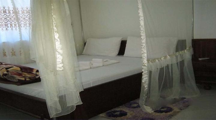 Mahale Classic Lodge