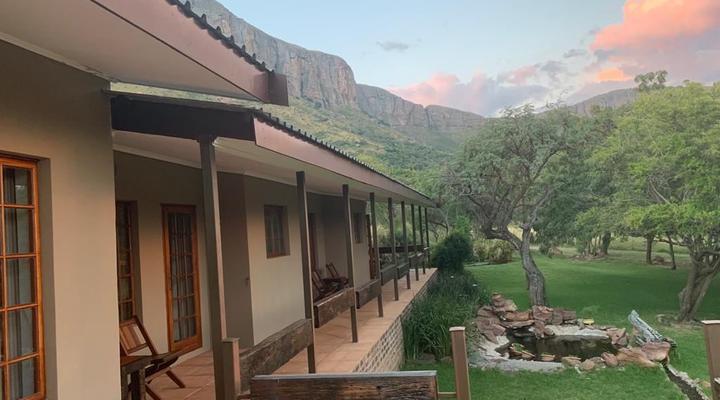 Kransberg Country Lodge Guest Farm