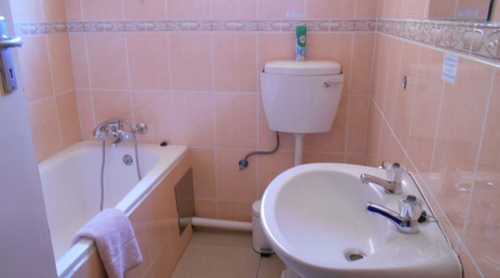 Luxury Inn Close Company