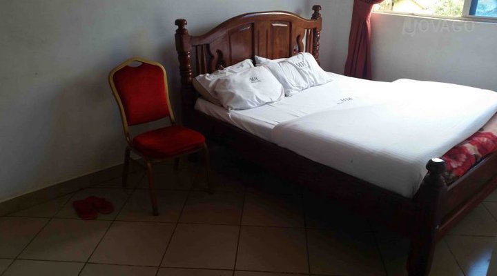 Mamerto Hotel