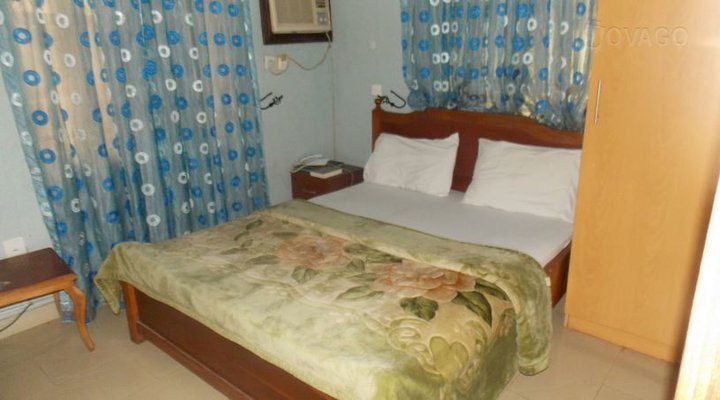 'O' Lakesin Hotel and Suites