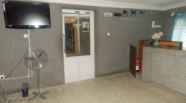 'O' Lakesin Hotel and Suites