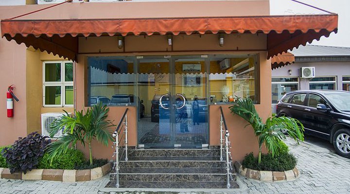Bleu Ivy Hotel & Suites