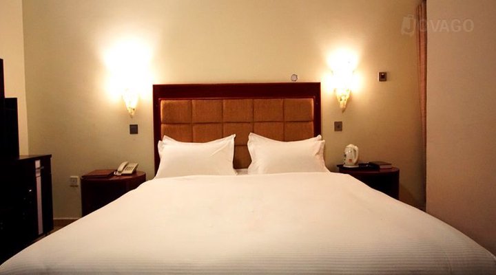 Bleu Ivy Hotel & Suites