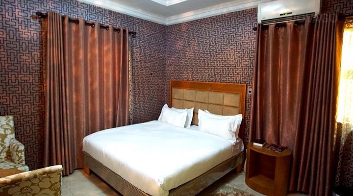 Bleu Ivy Hotel & Suites