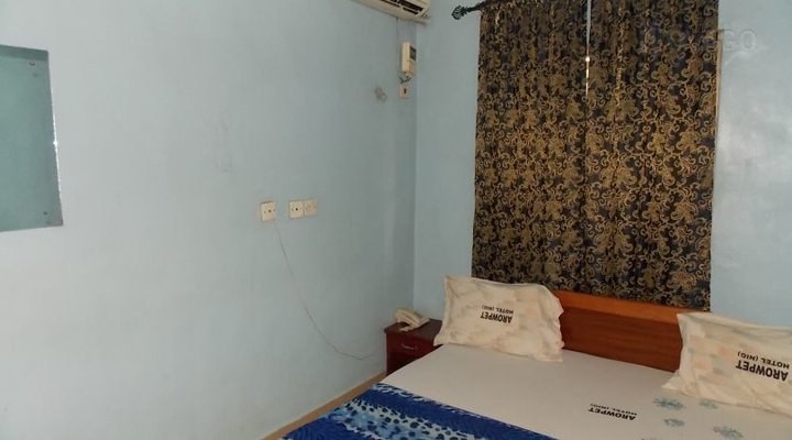 Arowpet Hotel Nig