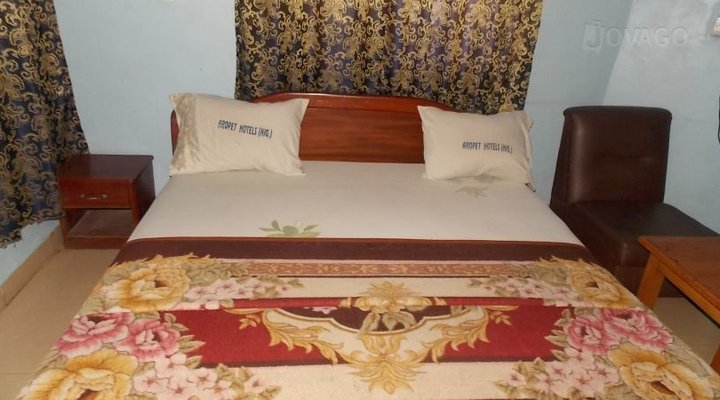 Arowpet Hotel Nig