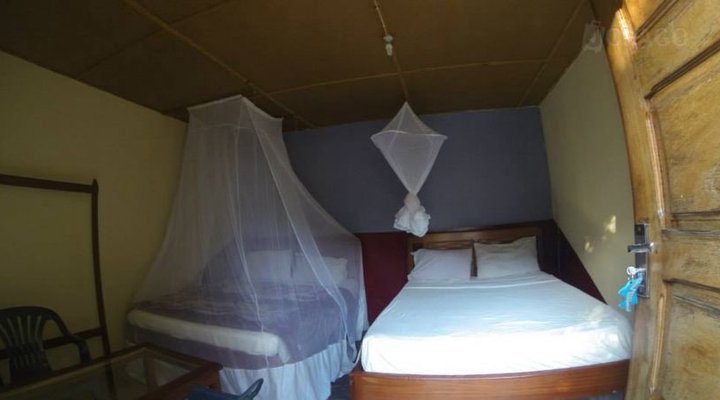 Fernando Nhaca Lodge