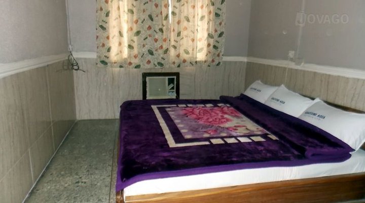 Abayomi Agia Hotels Ltd.