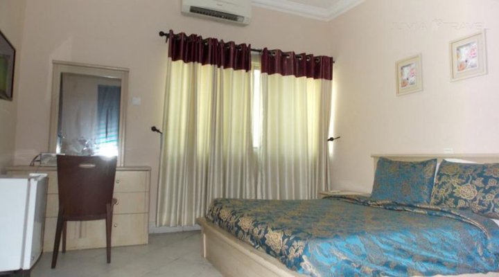 Dixie Suites