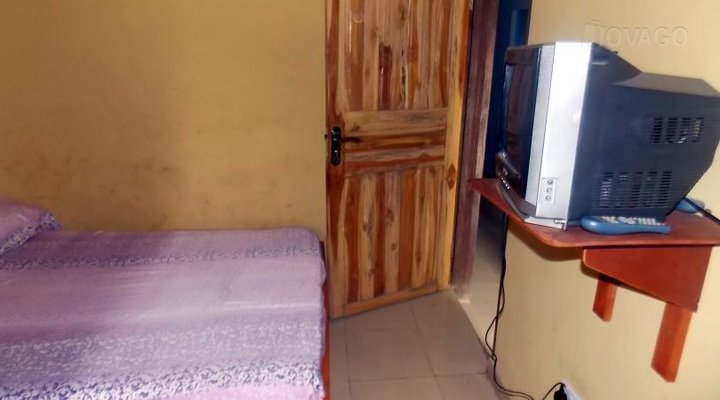Aderinsoye Royal Hotel