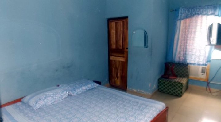 Aderinsoye Royal Hotel