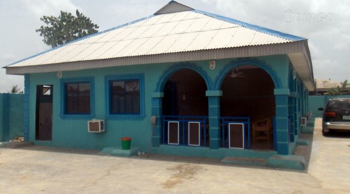 Aderinsoye Royal Hotel