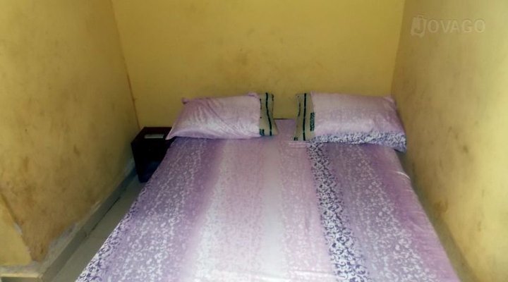 Aderinsoye Royal Hotel