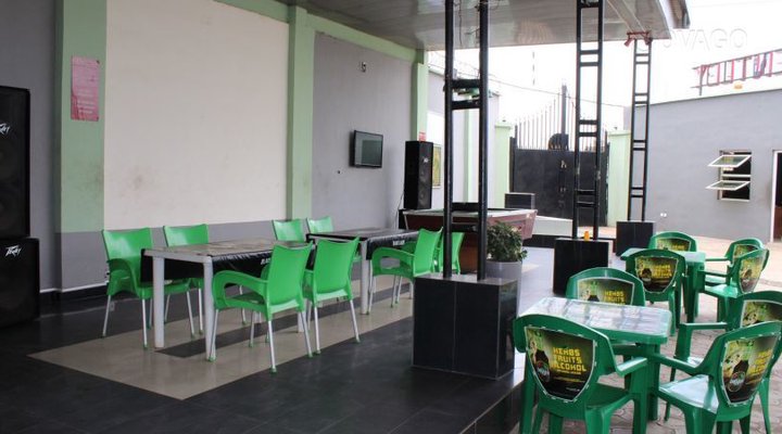 Bentley Hotel and Suites