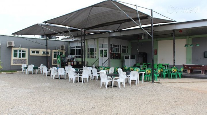 Bentley Hotel and Suites