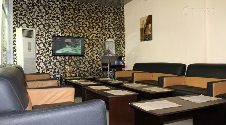 Bentley Hotel and Suites