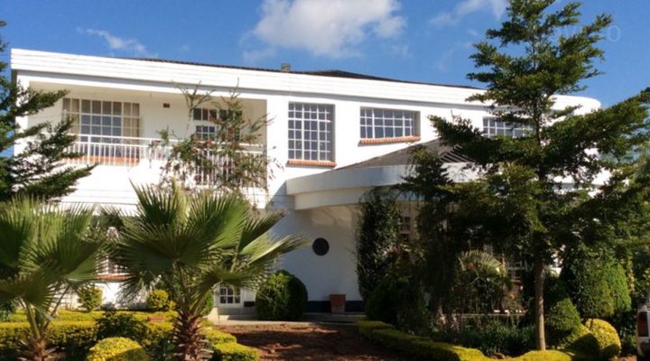 The White Premier Lodge