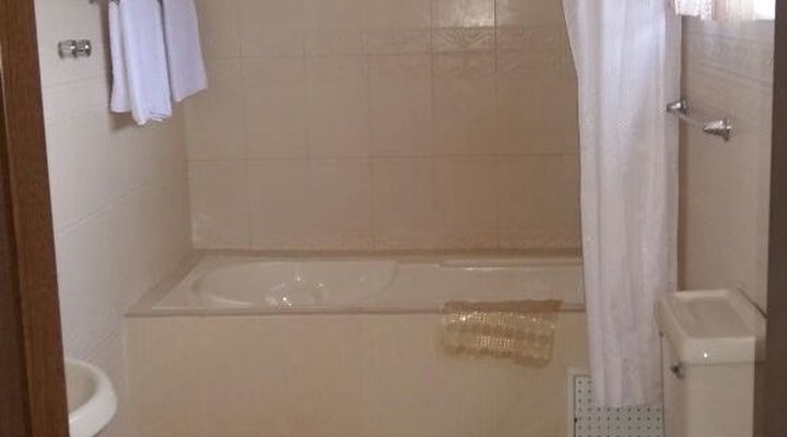 Acacia Guest Lodge -Haatso