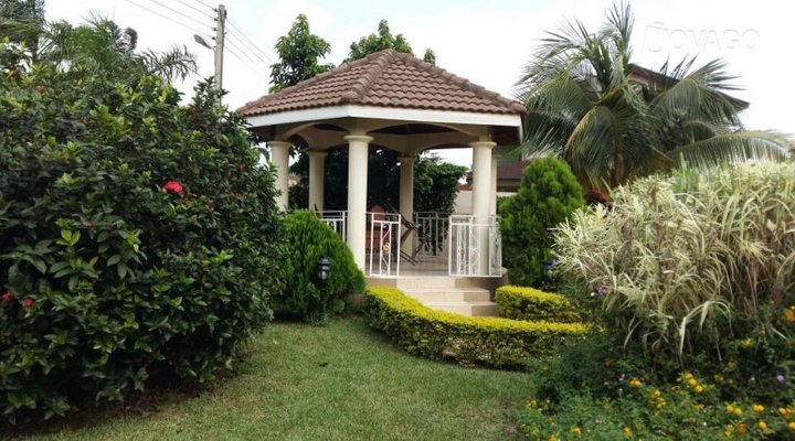 Acacia Guest Lodge -Haatso