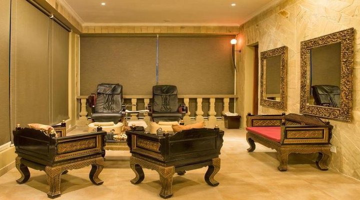 Colosseum Hotel and Fitness Club
