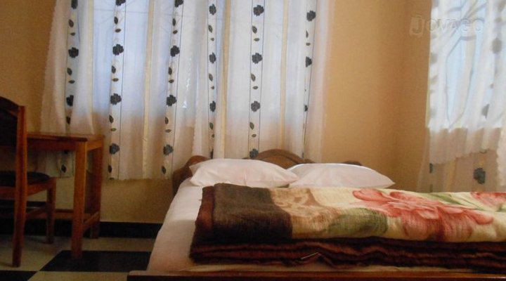 Manoti Guest House