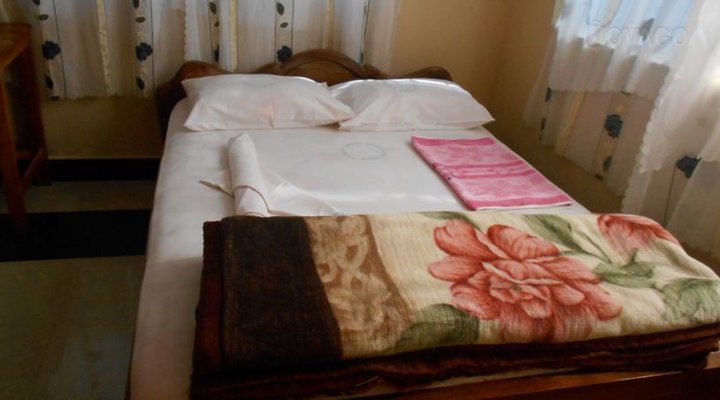 Manoti Guest House