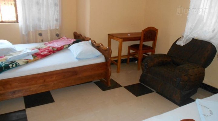 Manoti Guest House
