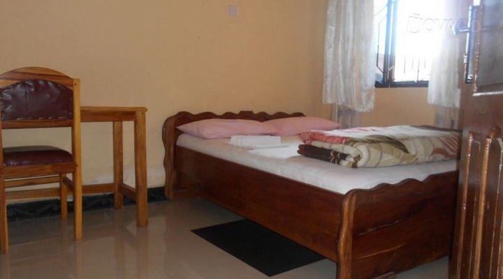 Manoti Guest House