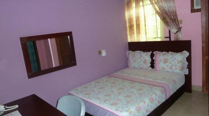 Blue Zephyr Hotel and Suite