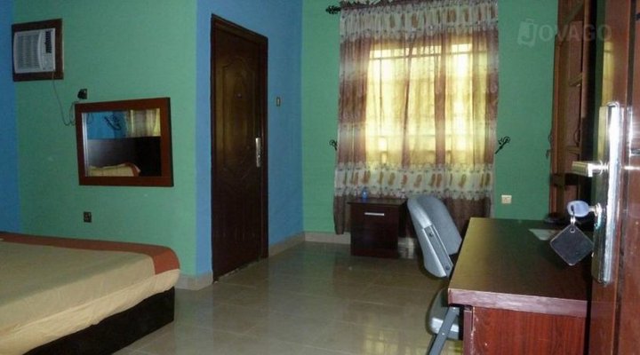 Blue Zephyr Hotel and Suite