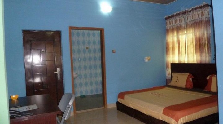 Blue Zephyr Hotel and Suite
