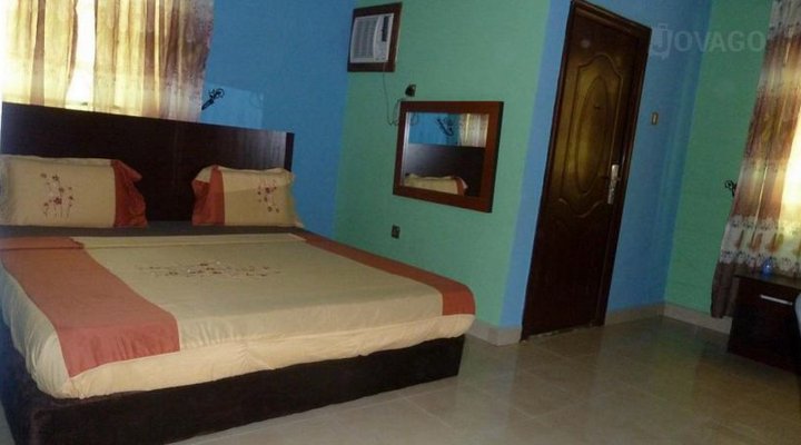 Blue Zephyr Hotel and Suite