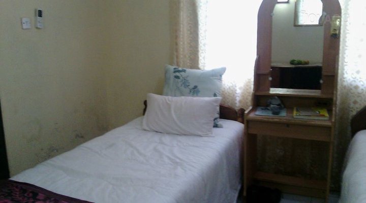 Falls Garden Lodge