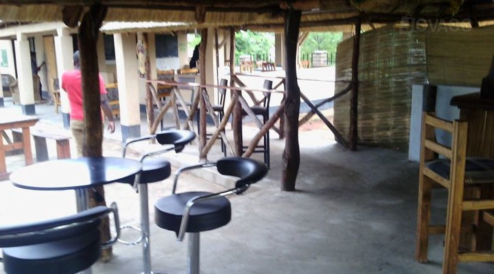 Falls Garden Lodge