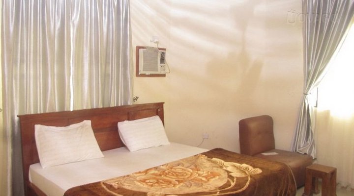 Sogo Hotel and Suites