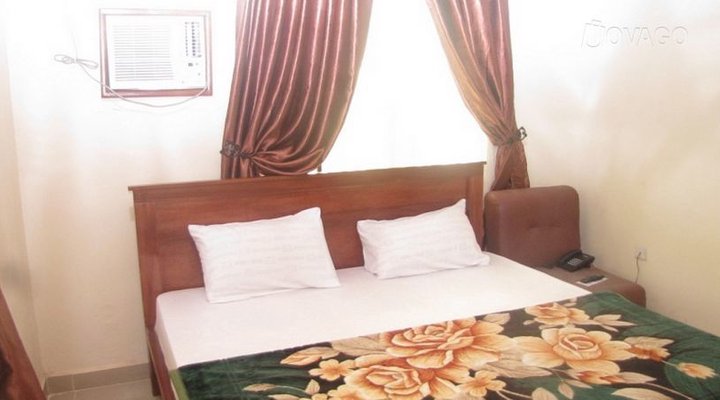 Sogo Hotel and Suites