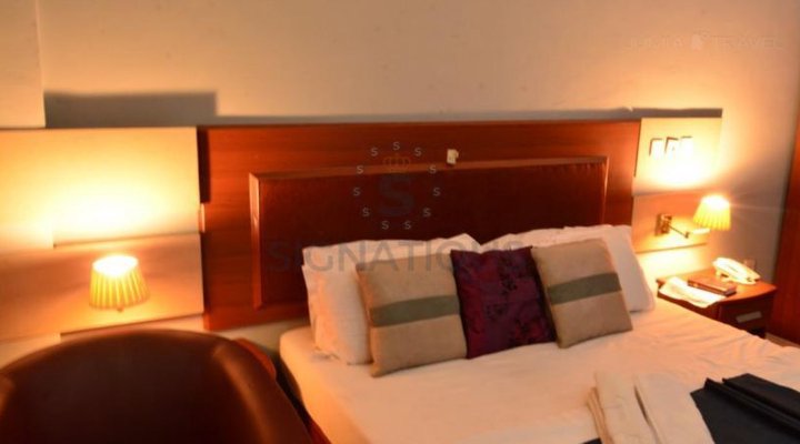 Signatious Hotels & Suites Warri