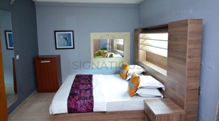 Signatious Hotels & Suites Warri