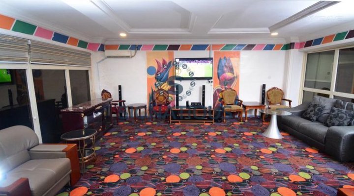 Signatious Hotels & Suites Warri