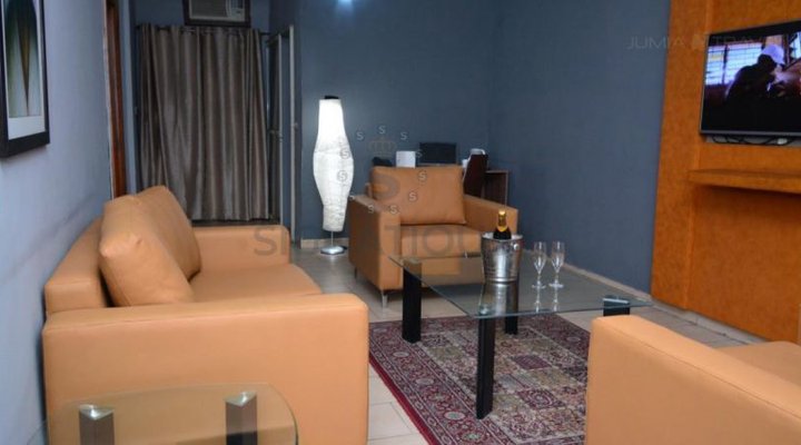 Signatious Hotels & Suites Warri