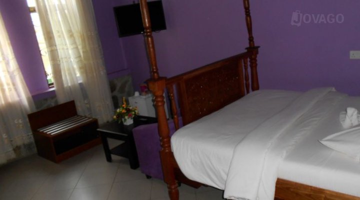 P.T Stone Park Hotel