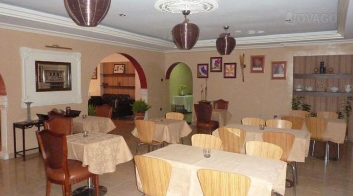 Quiet Pools Inn & Residence