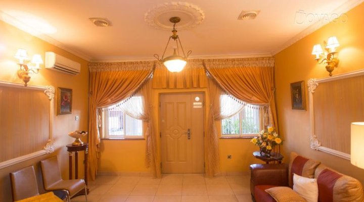 Quiet Pools Inn & Residence