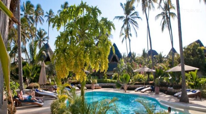 Green and Blue Ocean Lodge