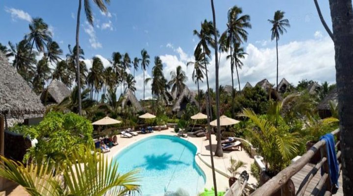 Green and Blue Ocean Lodge