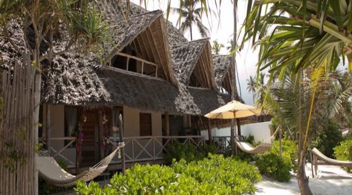 Green and Blue Ocean Lodge