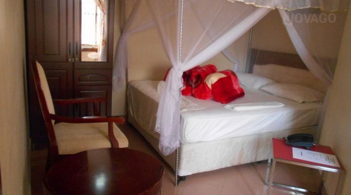 Holland Hotel