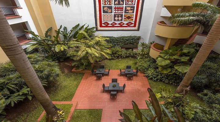 Sea Cliff Court Hotel and Luxury Apartments